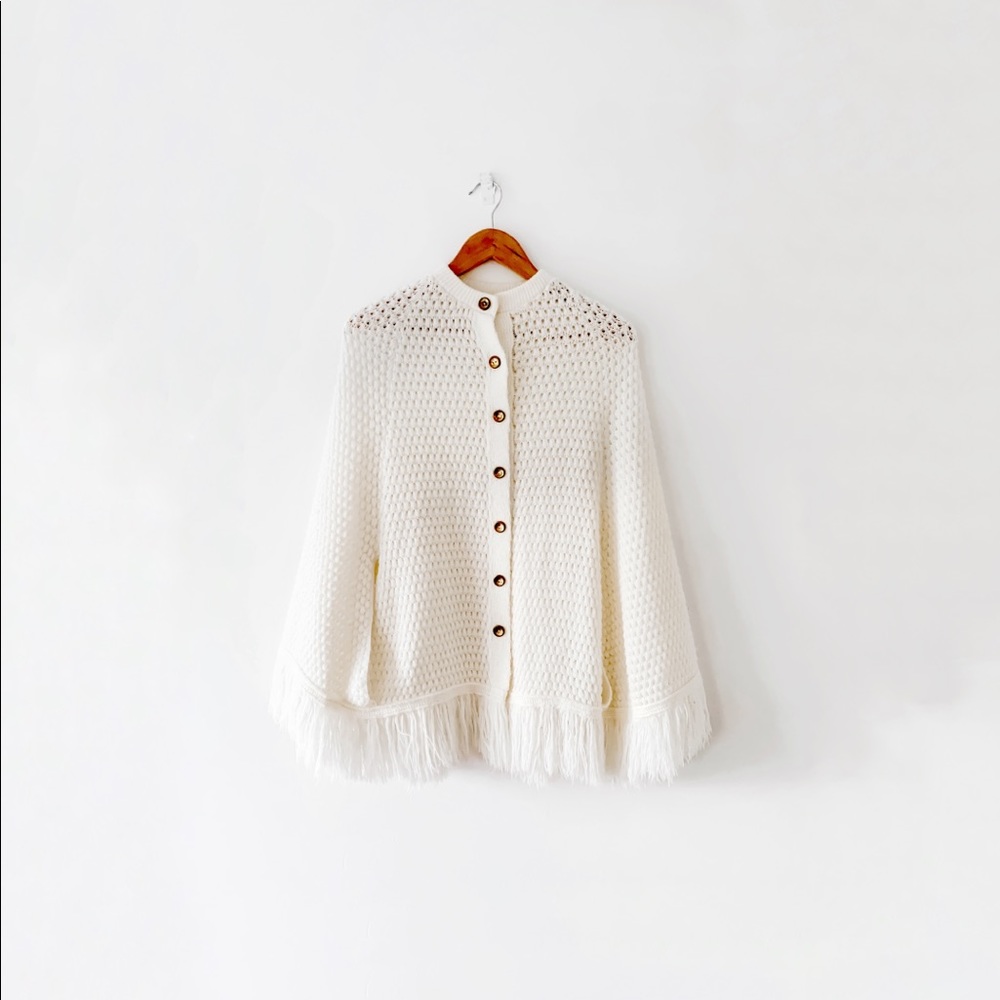 vintage ivory crochet knitted poncho with fringe